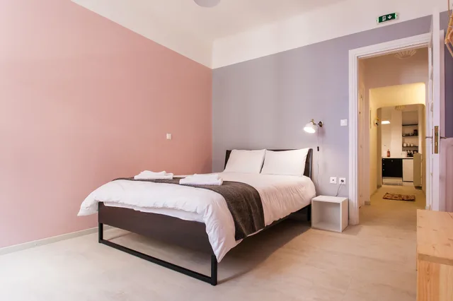 2 Bedrooms, Happy Chic, Family, Apartment, Queen Bed، Karitsi Place 3/8