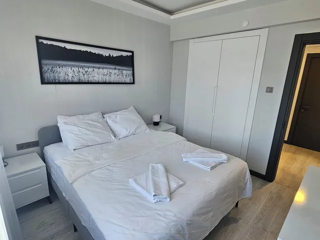 شقة عائلية بسرير كوين وسرير فردي مع أريكة، Cicek Apart Hotel 1/10