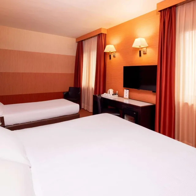 Room, Triple, 1 King and 1 Single Beds, Best Western Gorizia Palace Hotel 2/8