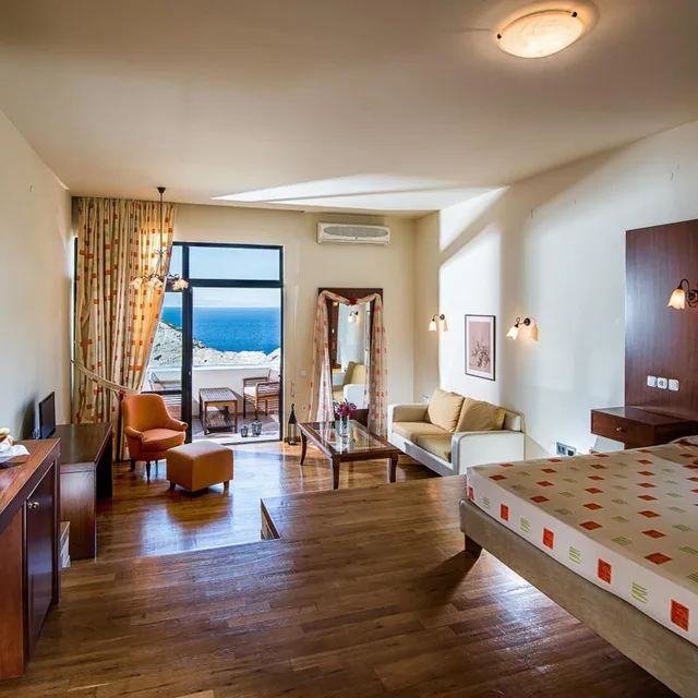 Junior Suite, Inland View، Athina Palace Resort & Spa 3/8
