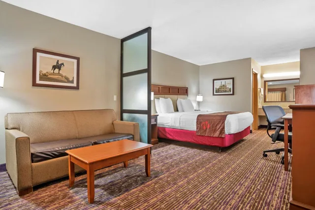 غرفة بسرير كينج مع أريكة، Best Western Vicksburg 4/7