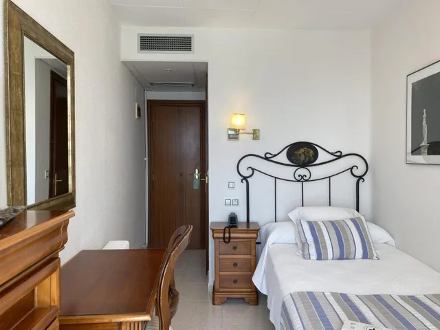 Room, Single, Costa Brava 3/6