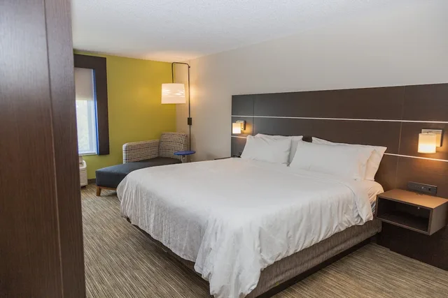 غرفة قياسية بسرير كينج، Holiday Inn Express Clayton (SE Raleigh), an IHG Hotel 4/6