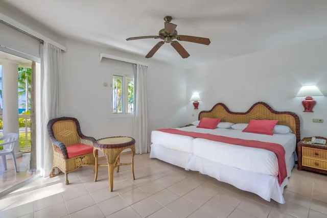 Superior, King Bed, Ocean Front، Playabachata 2/10