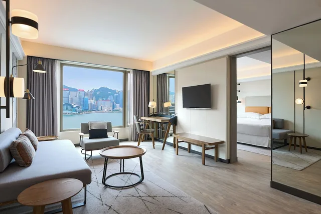جناح كلوب بسرير كينج بإطلالة على المرفأ بغرفة نوم واحدة، Sheraton Hong Kong Hotel And Towers 2/3