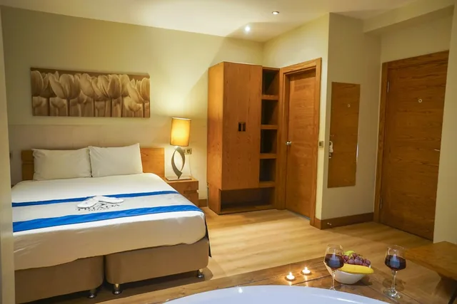 غرفة تنفيذية بسرير مزدوج مع أريكة بجاكوزي، Triada Otel 7/7