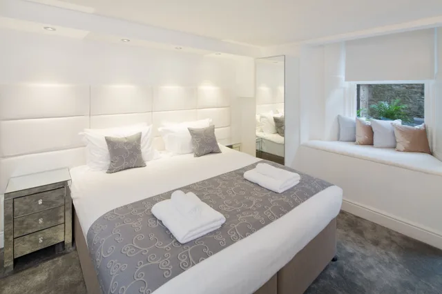 Garden, Deluxe, Studio, Suite, King Bed، Edinburgh Castle Apartments And Suites 2/5