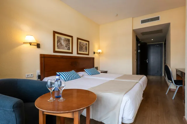 غرفة مفردة بسرير مزدوج، Leonardo Hotel Torremolinos Costa del Sol 4/5