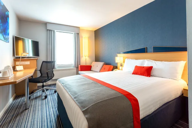 غرفة قياسية بسرير مزدوج مع أريكة، Holiday Inn Express Perth 1/10