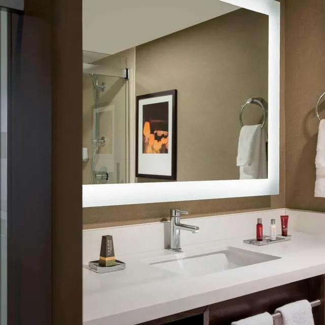 Room, King or Double Bed, Water View, San Antonio Marriott Riverwalk Hotel 2/2