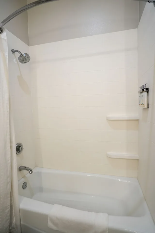 غرفة قياسية بسرير كينج، Holiday Inn Express Hotel And Suites Cedar Hill 7/9