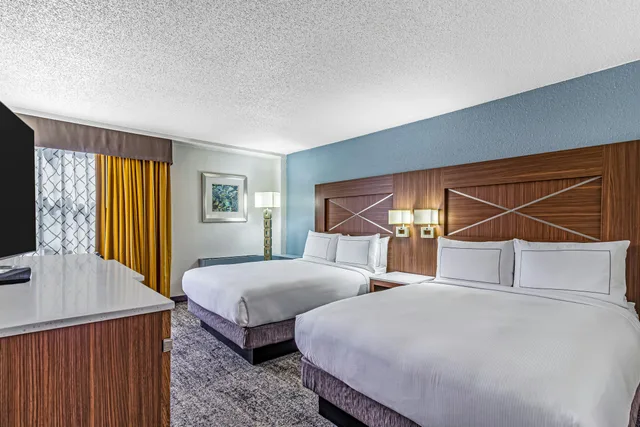 غرفة بسريرين كوين، DoubleTree by Hilton Milwaukee Downtown 4/7