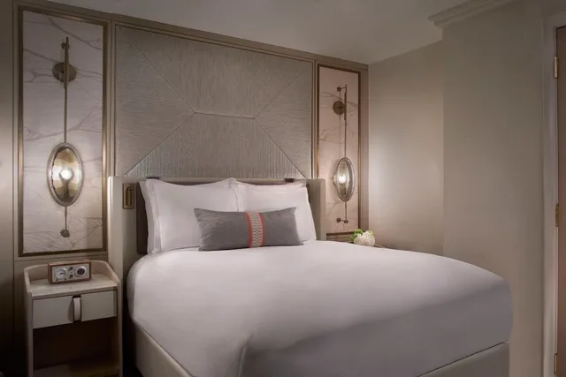 جناح ملكي بإطلالة على البحر بشرفة بـ3 غرف نوم، Ritz Carlton Naples 2/5