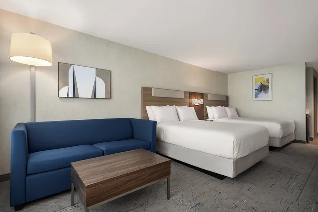 Holiday Inn Express & Suites Overland Park South, Belton, Raymore 11/50