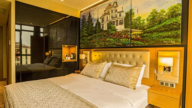 غرفة عائلية بسرير كينج وسريرين منفصلين بإطلالة على المدينة، Aselia Hotel Trabzon 2/2