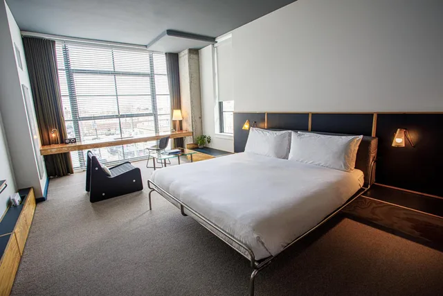 غرفة كبيرة، The Emily Hotel 2/8