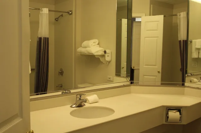 غرفة بسرير مزدوج، La Quinta Inn Suites By Wyndham West Palm Beach Airport 3/3