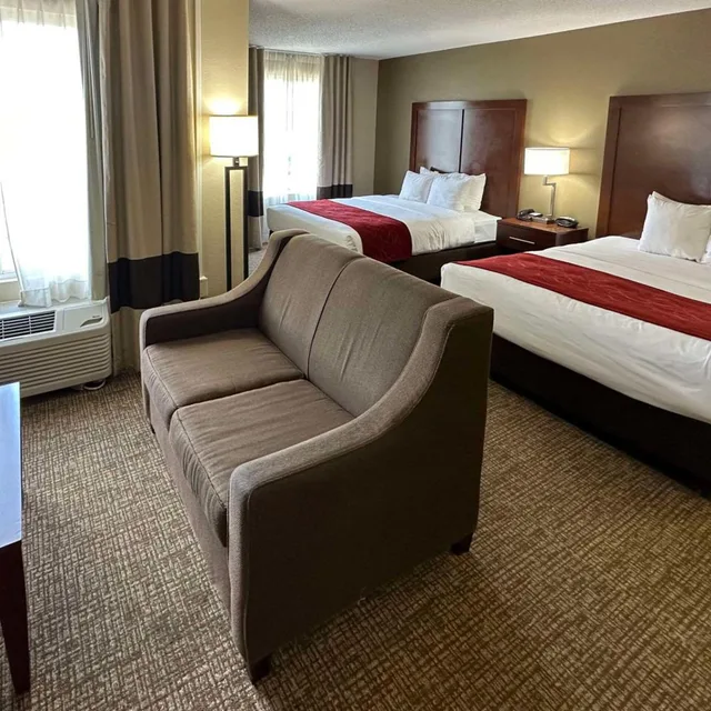 Studio, Suite, Queen Bed, Accessible, Comfort Suites Airport Charlotte, NC 1/3