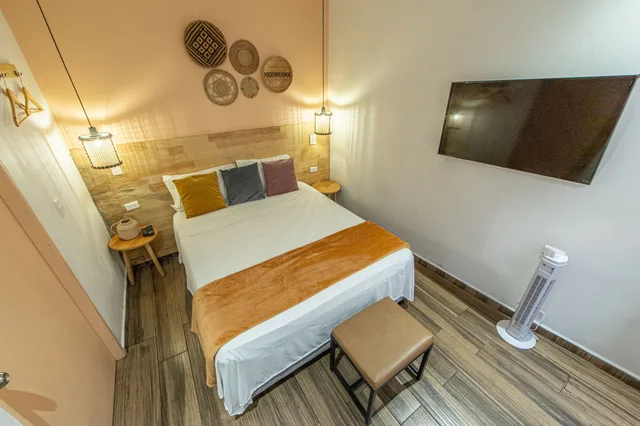غرفة تقليدية بسرير كوين بشرفة، La Martina Boutique Hotel 3/6