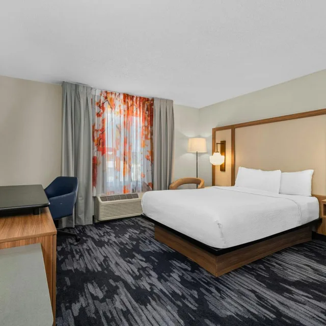 غرفة بسرير كينج وسرير كوين، Fairfield Inn Suites By Marriott Chicago Southeast Hammond 1/2