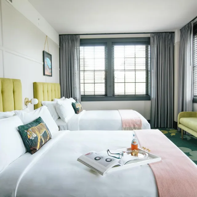 غرفة ديلوكس بسرير كينج، Hotel Clermont 2/5