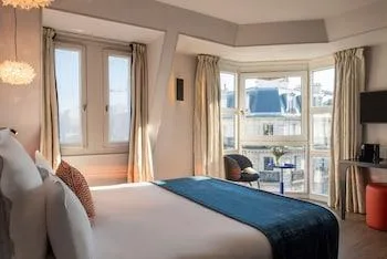 غرفة بريفيليج بسرير كينج بإطلالة على المدينة، Hotel Yllen Eiffel 1/1