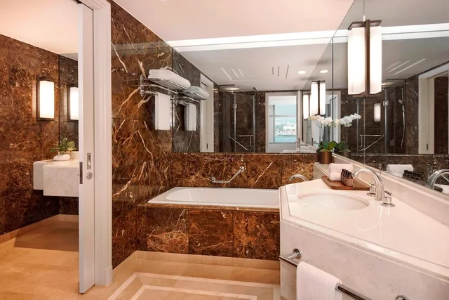 Griffin, Suite, King Bed, Jw Marriott Seoul 5/6