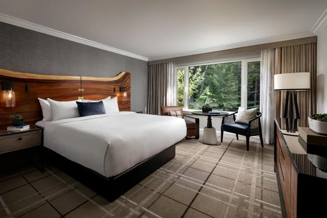 غرفة ديلوكس بسرير كينج بإطلالة، Fairmont Chateau Whistler 3/7