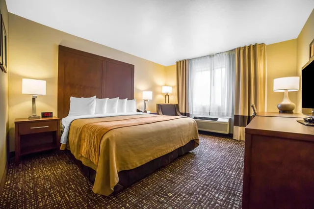 غرفة بسرير كينج لذوي الإعاقة، Comfort Inn And Suites Orem Provo 4/7