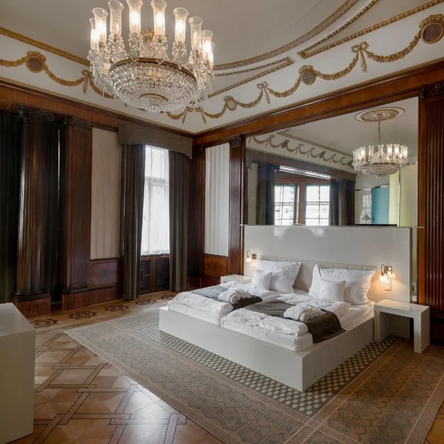 جناح رئاسي، Hotel Okresni dum 2/4