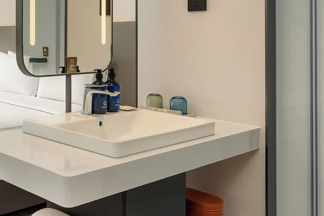غرفة قياسية بسرير كوين، Holiday Inn Express Beijing Lize Business District By Ihg 2/3