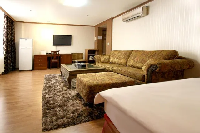 غرفة سوبيريور بسريرين منفصلين، Olympic Hotel 4/9