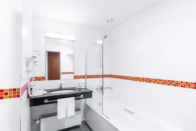 استوديو بسرير كينج مع أريكة، Courtyard By Marriott Pilsen 4/6