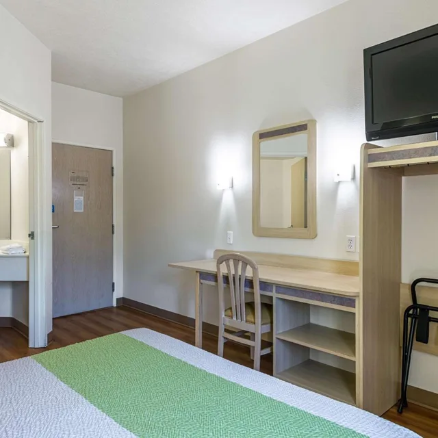 1 Queen Bed - ADA/RI Shower/Non-Smoking، Motel6 Cedar City, UT 4/10