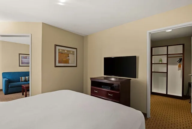 Efficiency, Suite, Queen Bed، MainStay Suites Houma LA 1/3