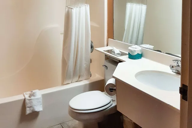 غرفة قياسية بسريرين كوين، Clarion Pointe Starkville near University 7/8