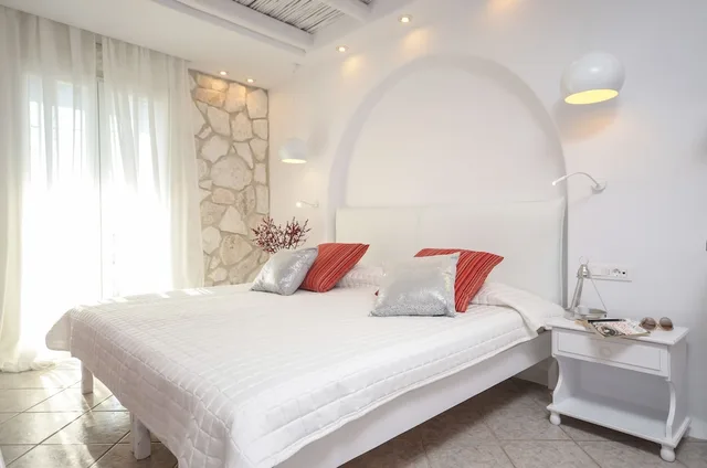 جناح جونيور، Naxos Evilion 7/10