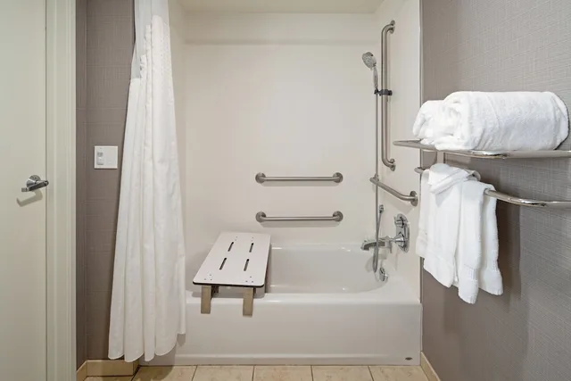 غرفة قياسية بسرير كوين لذوي الإعاقة، Holiday Inn Palmdale-Lancaster 5/5
