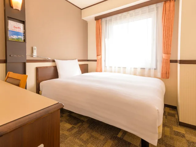 Semi Room, Single, Semi Double Bed، Toyoko Inn Shin-osaka Higashi-mikuni Ekimae 1/1