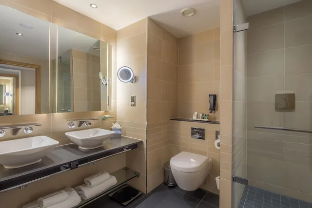 Room, King Bed, Hilton At St Georges Park Burton upon Trent 5/6
