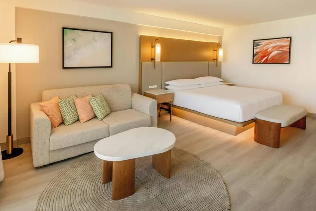 Room, King Bed, Ocean View, Aruba Marriott And Stellaris Casino 4/7