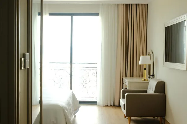 Deluxe, King Bed, City View, MerPerle Dalat Hotel 7/7