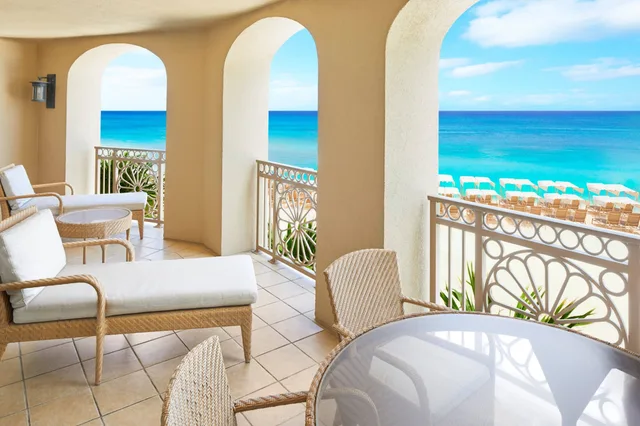 1 Bedroom, Suite, King Bed, Ocean Front, Sofa، The Ritz Carlton Grand Cayman 4/6