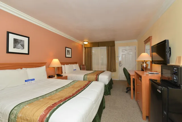 غرفة بسريرين كوين، Americas Best Value Inn And Suites San Francisco Airport North 2/4