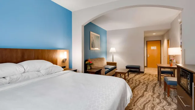 جناح بسرير كينج، Best Western Plus River Escape Inn & Suites 1/10