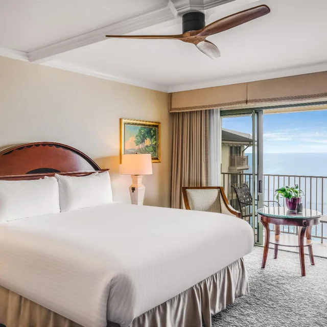 غرفة بسرير كينج بإطلالة على البحر، Monterey Plaza Hotel & Spa 1/5