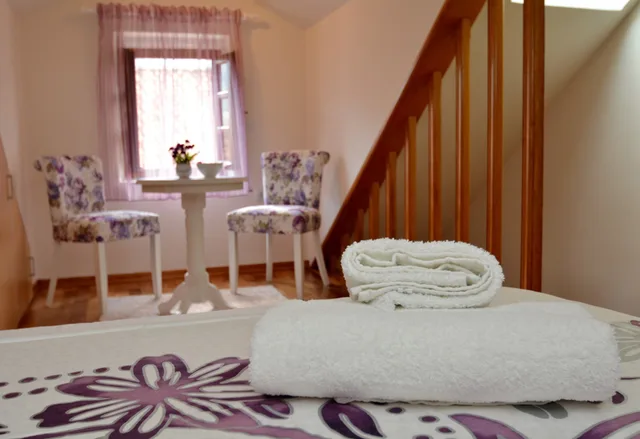 Duplex, Queen Bed, Sofa, Studios Belvi 3/5