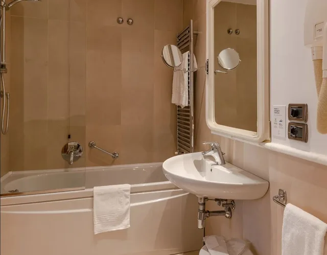 غرفة مفردة بسرير مزدوج بإطلالة، B&B HOTEL Firenze Pitti Palace al Ponte Vecchio 5/5
