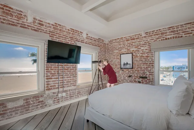 Bungalow, King Bed, Ocean Front, Venice V Hotel 1/9