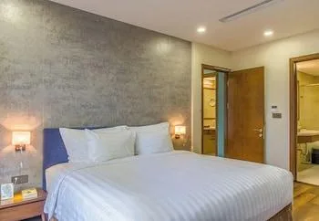 شقة ديلوكس بسرير كينج، Flamingo Dai Lai Resort Managed by Flamingo Hotels & Resorts 1/1